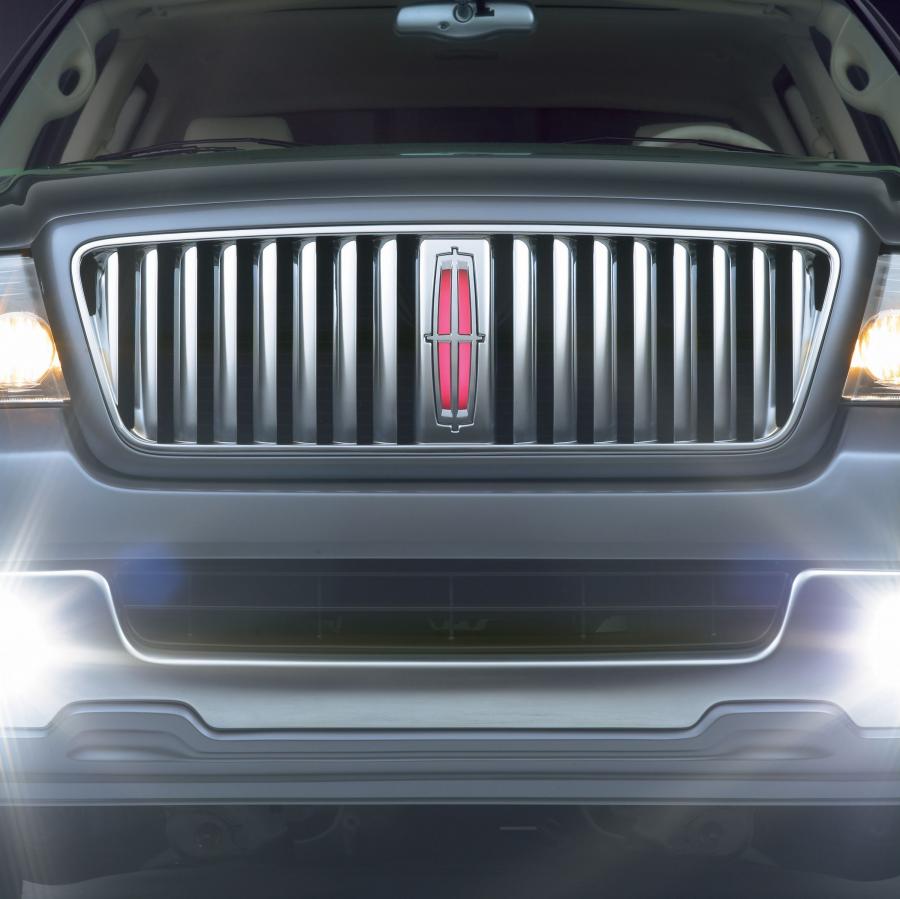 Lincoln Mark LT Concept 2004 года  (фото 31 из 51)
